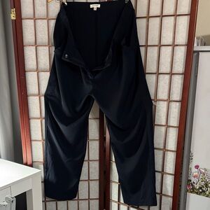 Max Studio Women's Navy Trousers Waist 34 inches. Has front pockets!